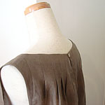 �N���[�[�b�g | Tuck no-sleeve blouse : �u���E�X