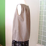 �N���[�[�b�g | Tuck no-sleeve blouse : �u���E�X